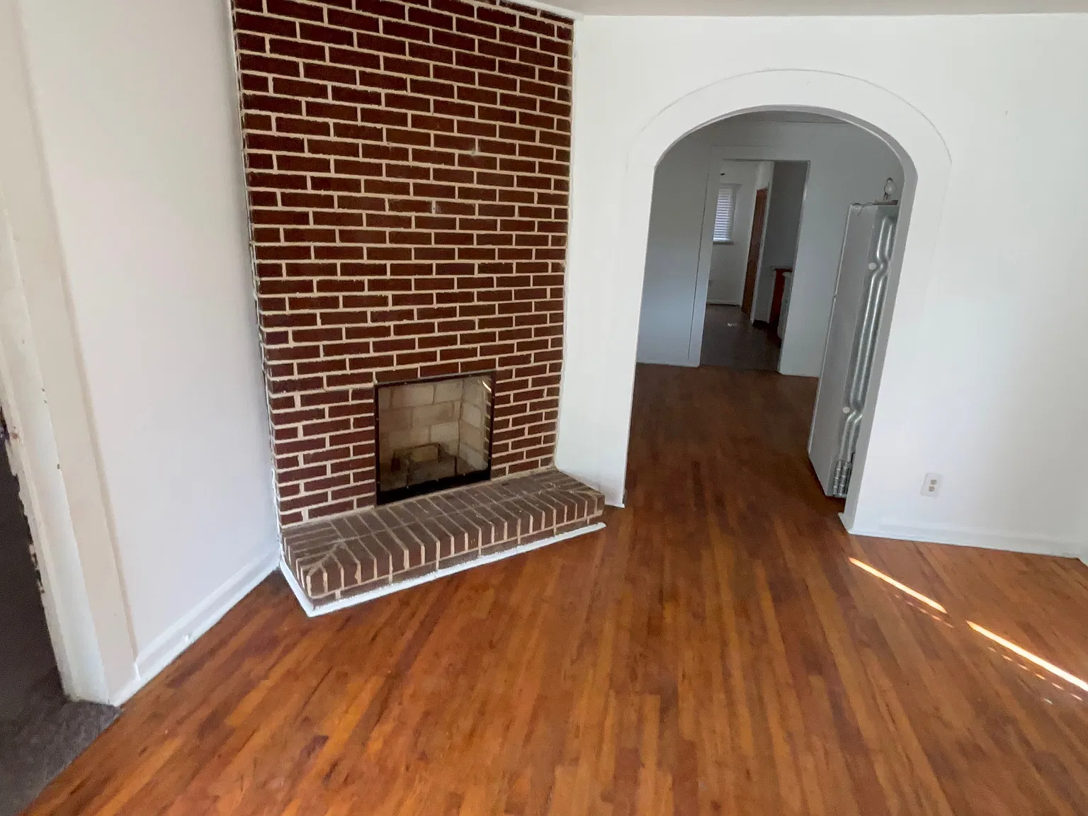 3 bed, 1006 sqft, $1,100 — Photo 2