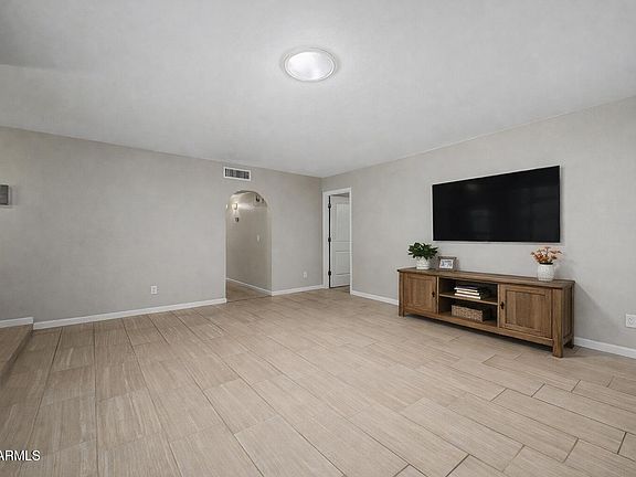 5th image of 1633 W EVANS Drive