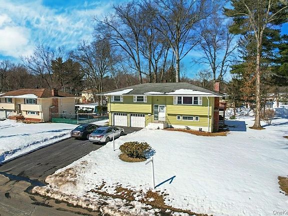 2nd image of 20 Mirror Lake Road