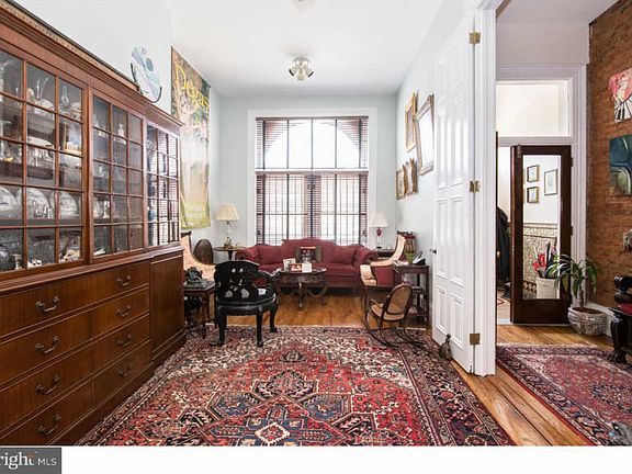 4th image of 749 Corinthian Ave