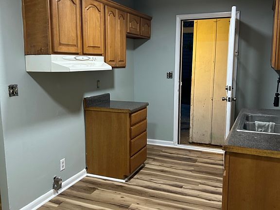 3rd image of 103 Trinity Dr