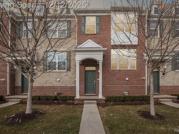 27846 Hopkins Dr, Novi, MI 48377