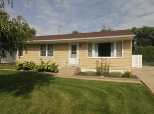 303 S 5th St, Malta, IL 60150