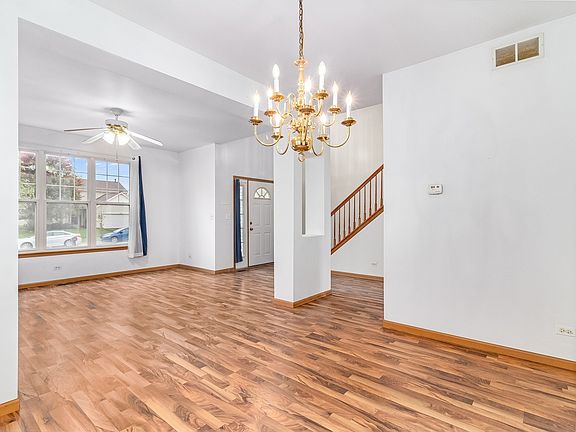 5th image of 712 Stewart Ave