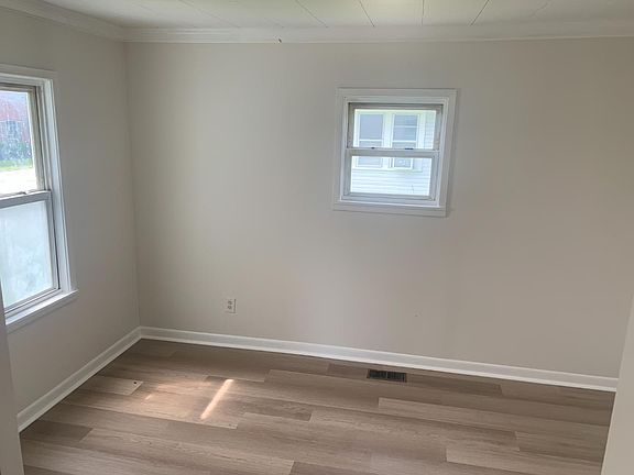2nd image of 106 N Olive St