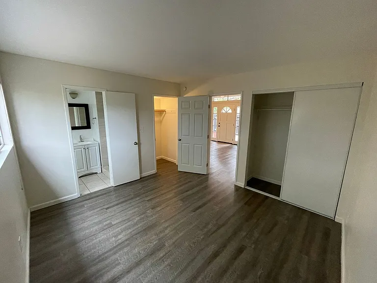 4700 Dexter Dr — Photo 33