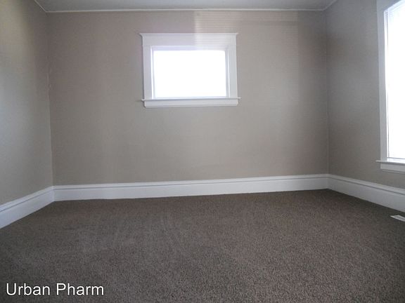 5th image of 921 Oakhill St SE
