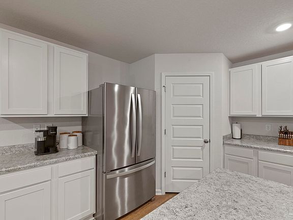 4th image of 10601 Queens Gate Cir