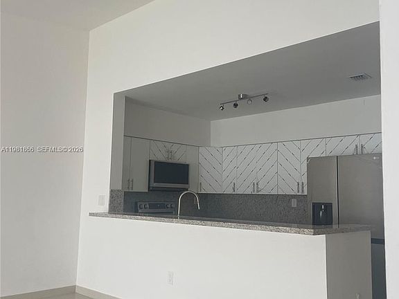 3rd image of 14728 Balgowan Rd