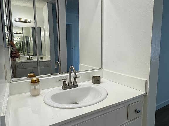 2nd image of 210 S La Fayette Park Pl APT 106