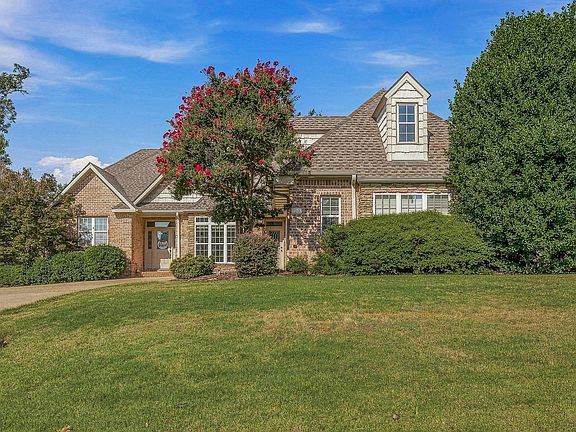 3rd image of 5201 Providence Cir