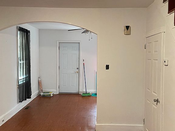 3rd image of 29 S Florida Ave #Rr-a