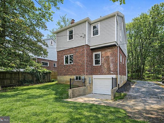 3rd image of 402 Westgate Rd