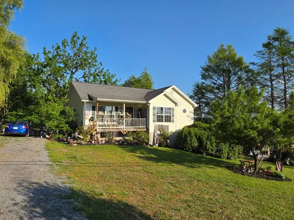 137 Hedrick Dr, Petersburg, WV 26847