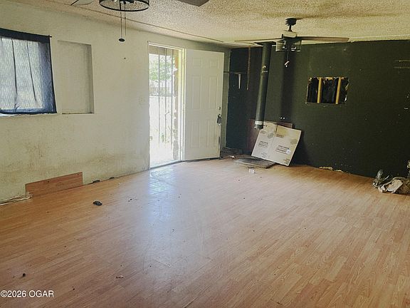 4th image of 211 E Kelly St