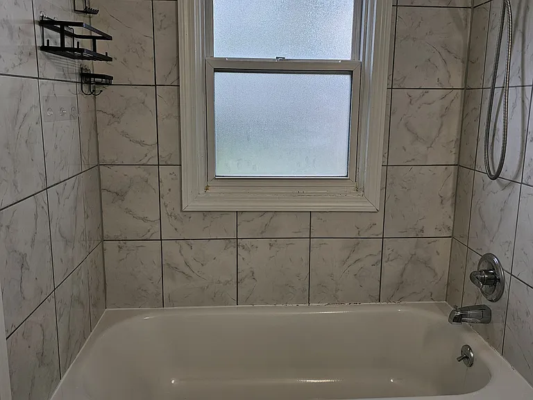 528 E Dallas Ave — Photo 11