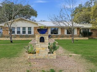 819 Pecan St., Blanco, TX 78606