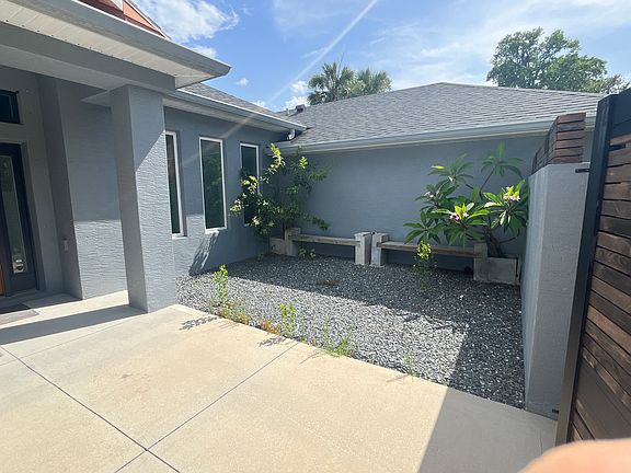 4th image of 6 Saint Johns Ave