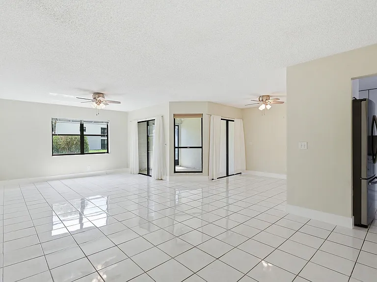 3242 Perimeter Dr — Photo 3