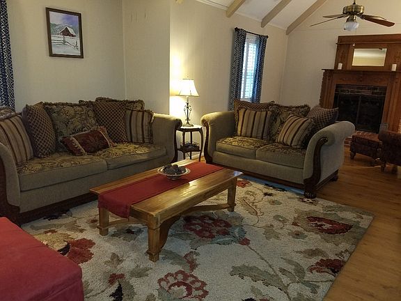 3rd image of 3610 Shadycrest Dr