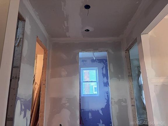 4th image of 512 W Baldwin St