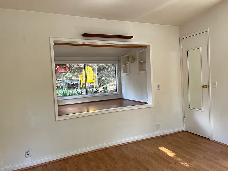 1262B N Topanga Canyon Blvd — Photo 3