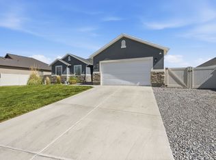 1197 E Raven Way, Eagle Mountain, UT 84005