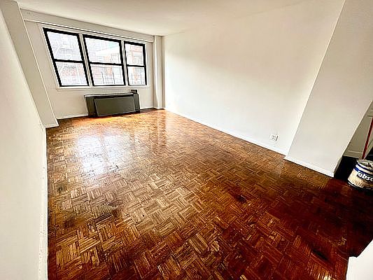 1st image of 133-24 Sanford Ave #3D