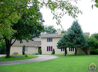 5835 SW 34th Ter, Topeka, KS 66614