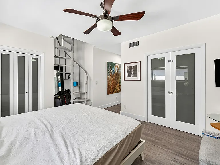 8956 Collins Ave #4 — Photo 31