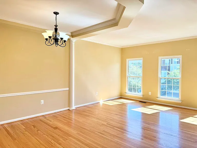 18489 Sierra Springs Sq — Photo 3