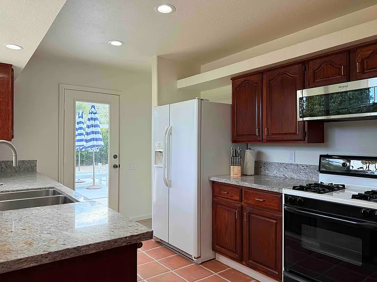 5111 E Bobolink Ln — Photo 14