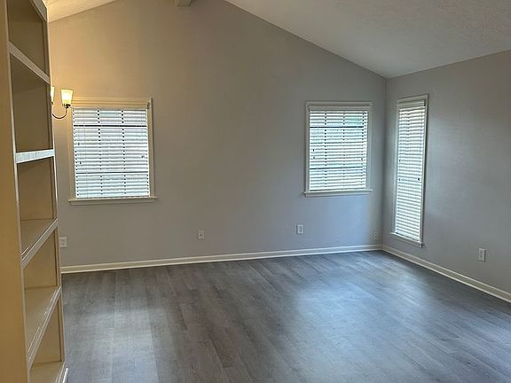 5th image of 2518 Cross Timbers Dr
