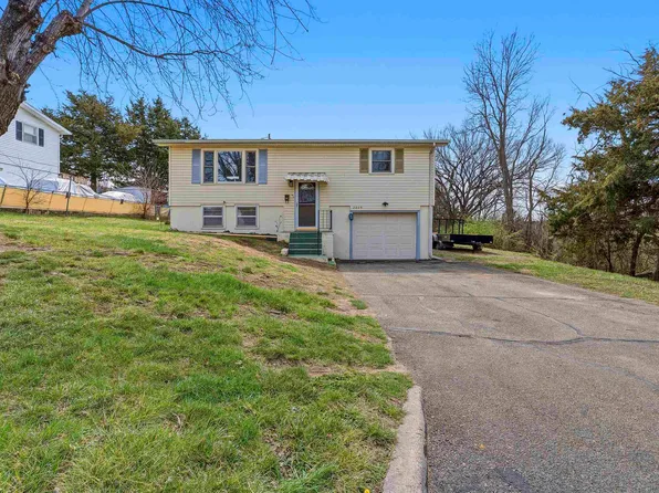 2009 W 17th St, Junction City, KS 66441