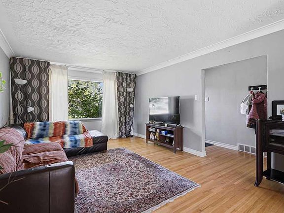 3rd image of 2808 W 19th St NW