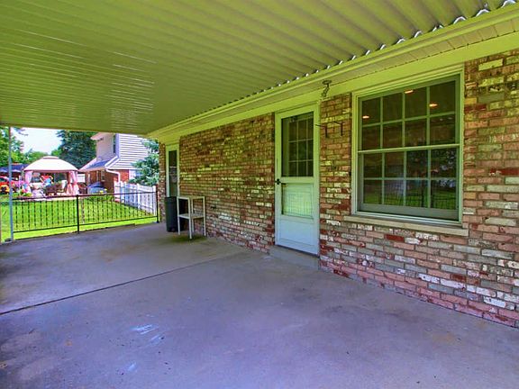 3rd image of 5813 Karen Ln