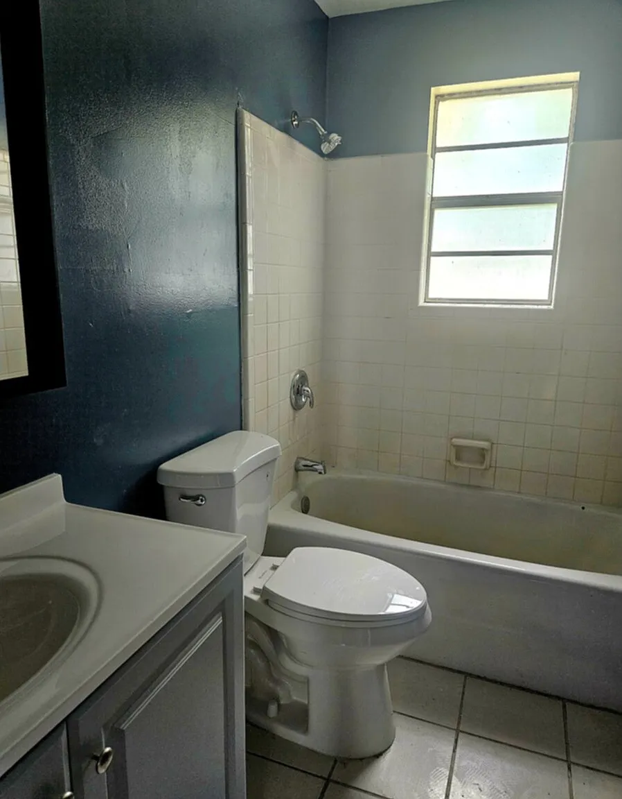 2 bed, 1.0 bath, 805 sqft, $1,300 — Photo 1