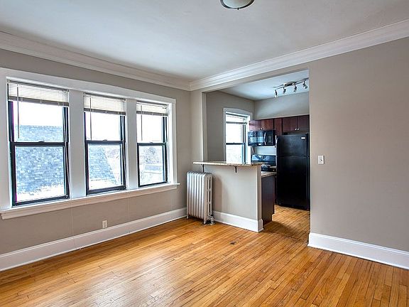 3rd image of 1832-42 N Humboldt Blvd APT 2A