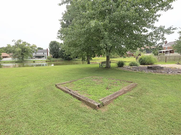 8231 Lake Terrace Dr — Photo 16