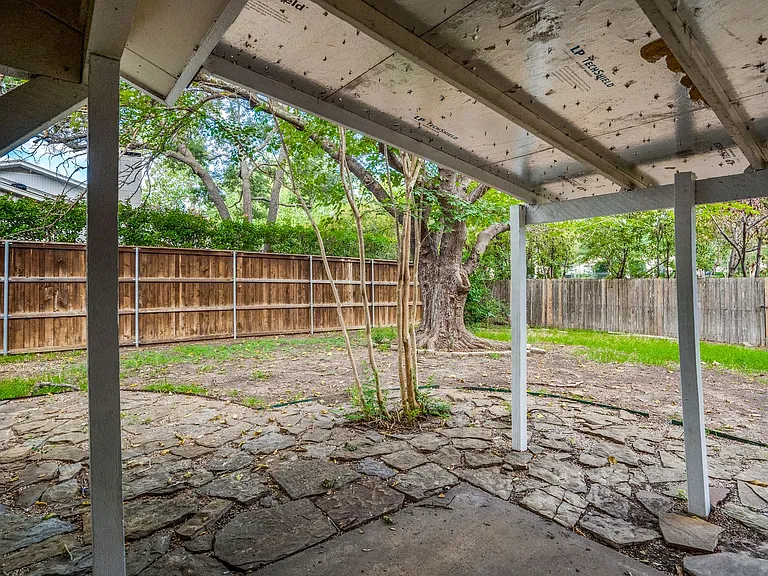 902 Firestone Ln — Photo 23