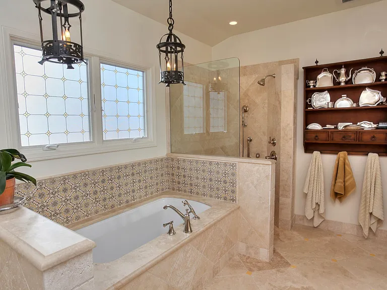 2825 Ben Lomond Dr — Photo 3
