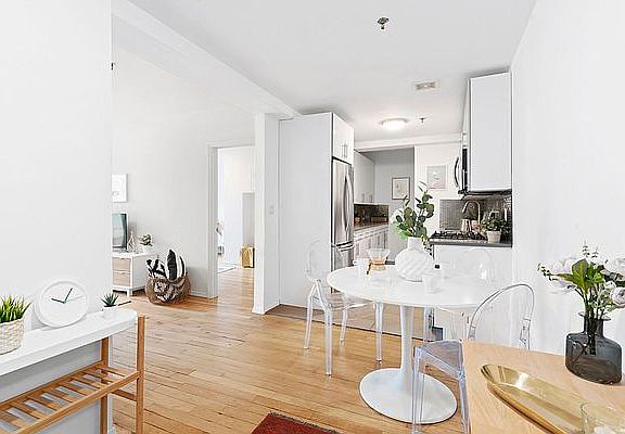 3rd image of 318 Warren St APT A2