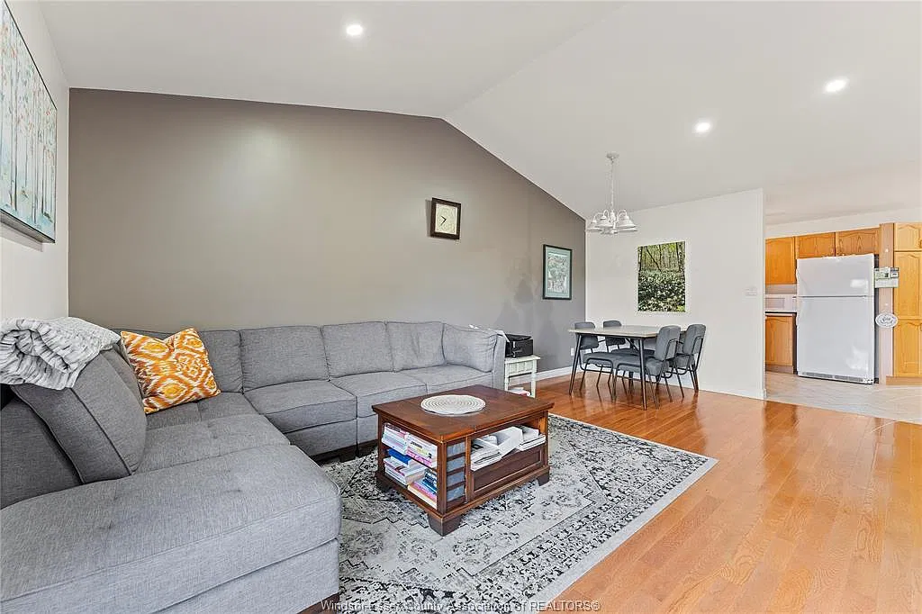 2 bed, 1.5 bath, $2,400 — Photo 3