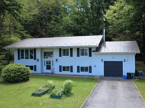 319 Riverwood Dr, Ottawa, ON K0A 3M0