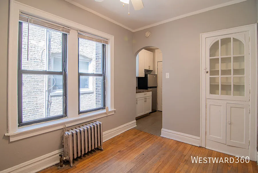 Move In 9/15 Or Sooner! - Spacious 1bd/1bth In Rogers Park! — Photo 3