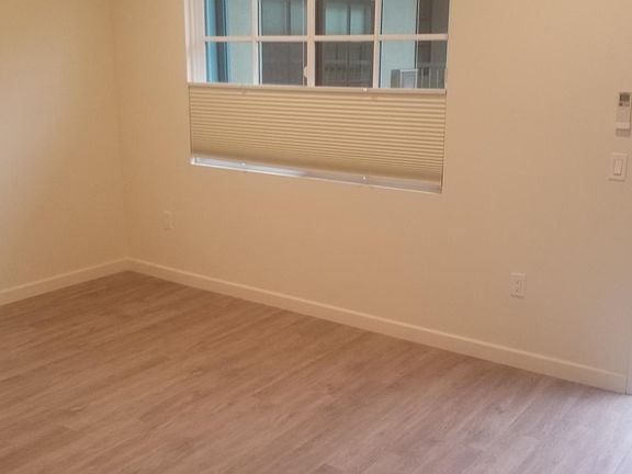 4th image of 1660 Ocean Ave #302