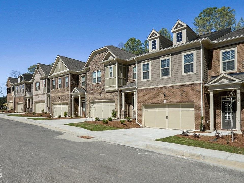 1st image of 1999 Silver Birch Dr SE