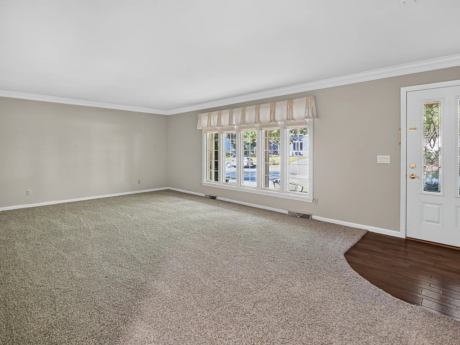 3 bed, 2107 sqft, $2,850 — Photo 4