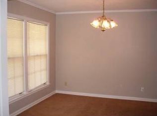 5252 Quince Rd, Memphis, TN 38117