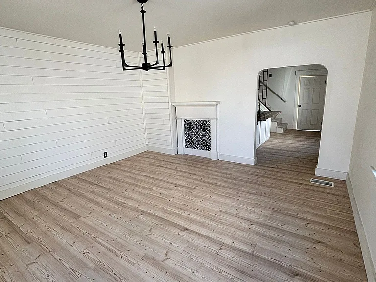 813 Campbell Ave #813 — Photo 4